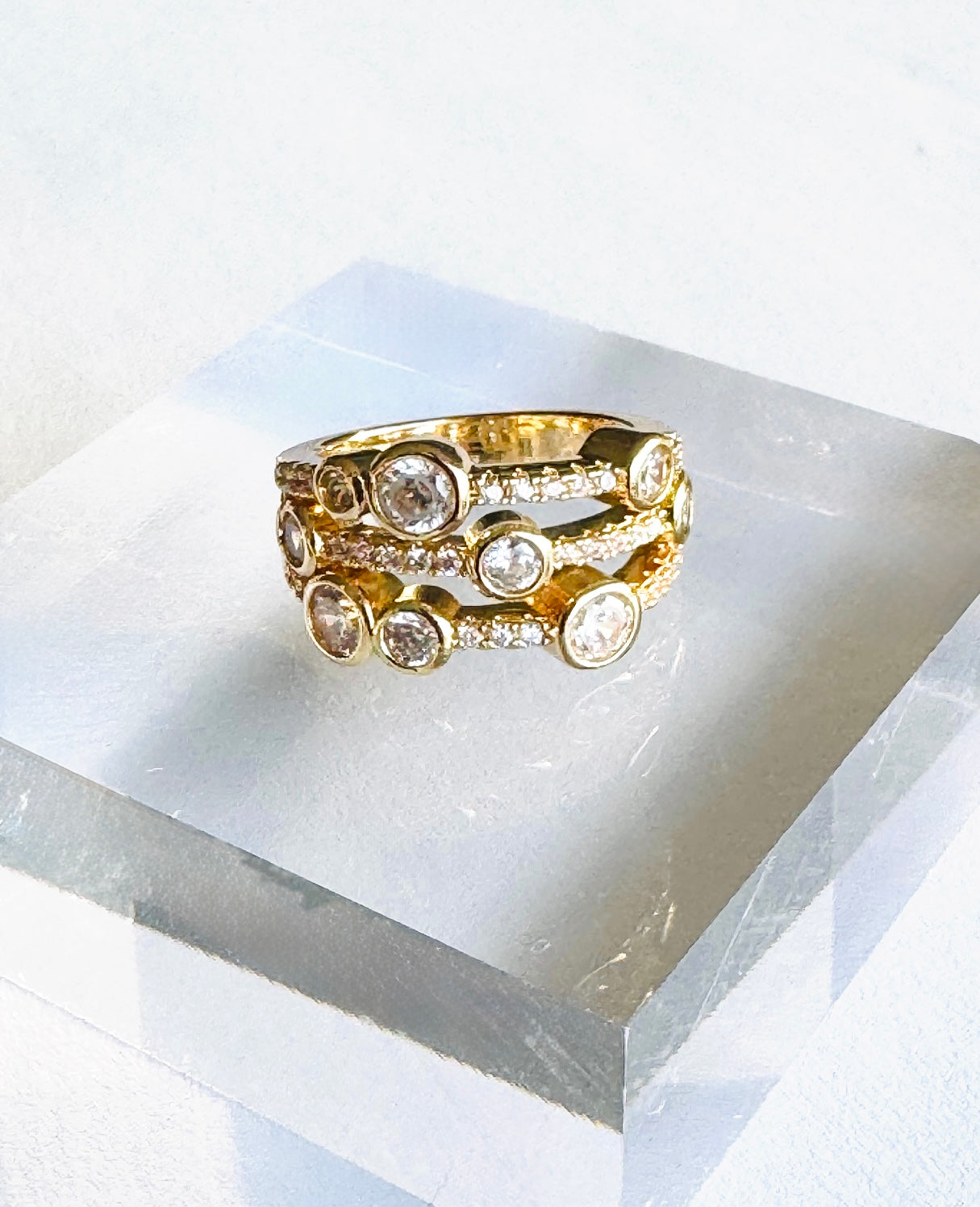 Anillo 3 Aros Entrelazados con Circonias