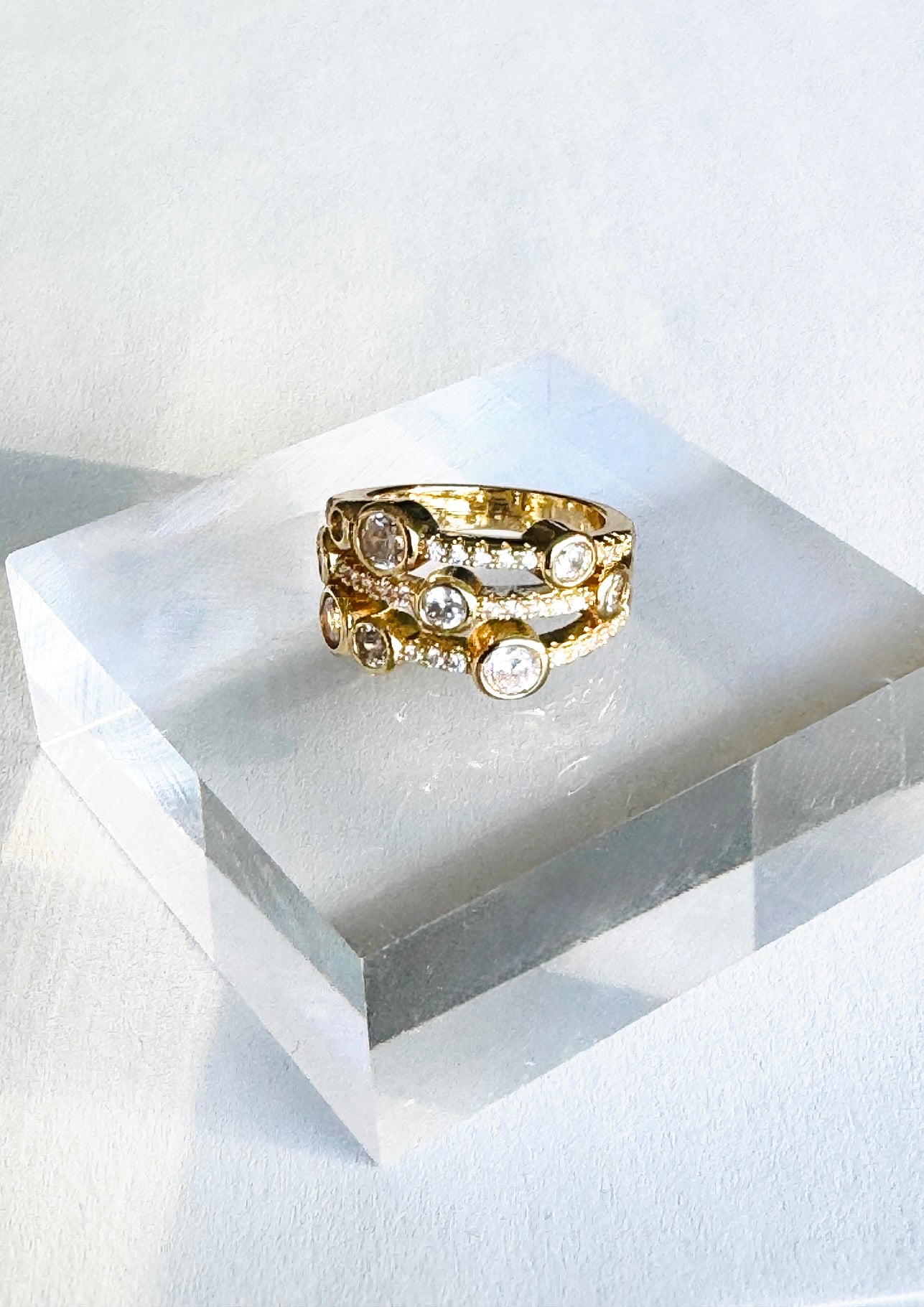 Anillo 3 Aros Entrelazados con Circonias