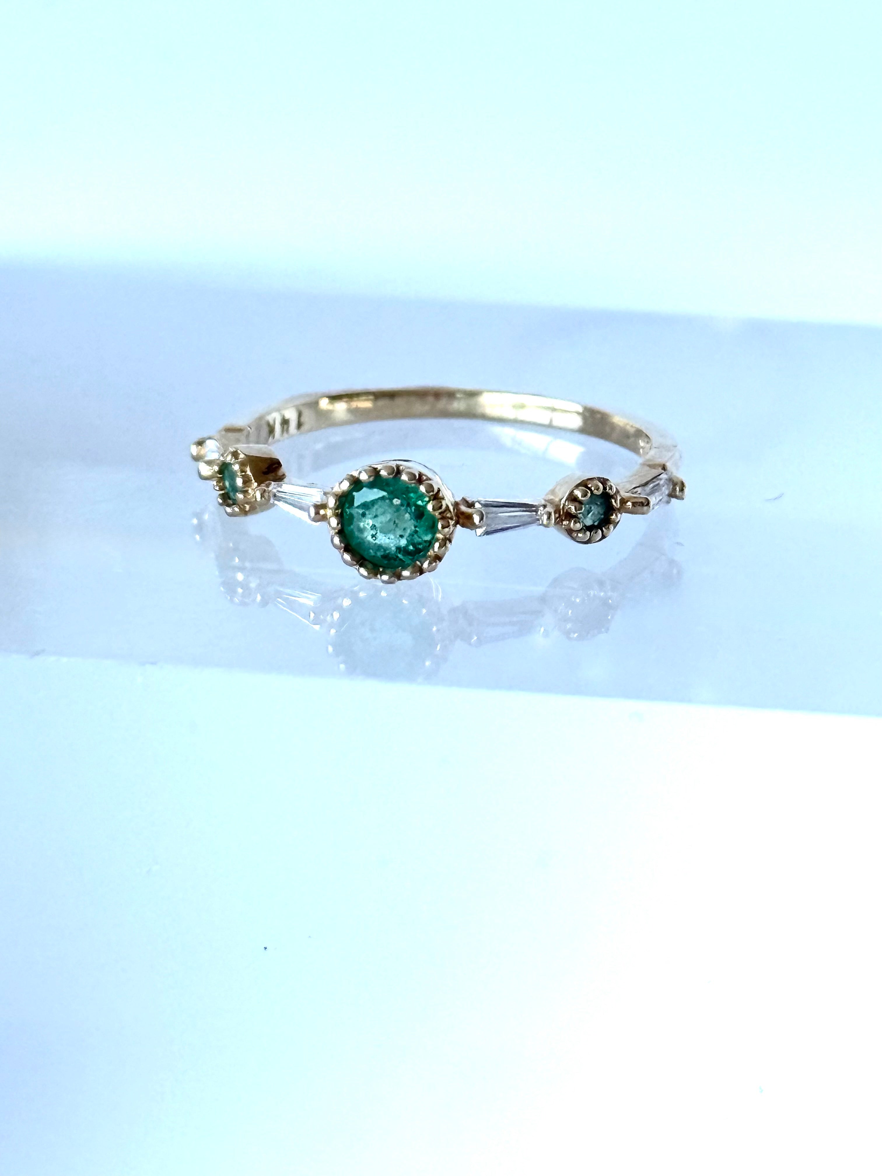 ANILLO MEDUSA ESMERALDA