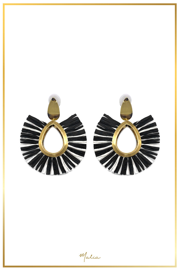 Aretes Raffia Blanco y Negro Grandes en Chapa de Oro