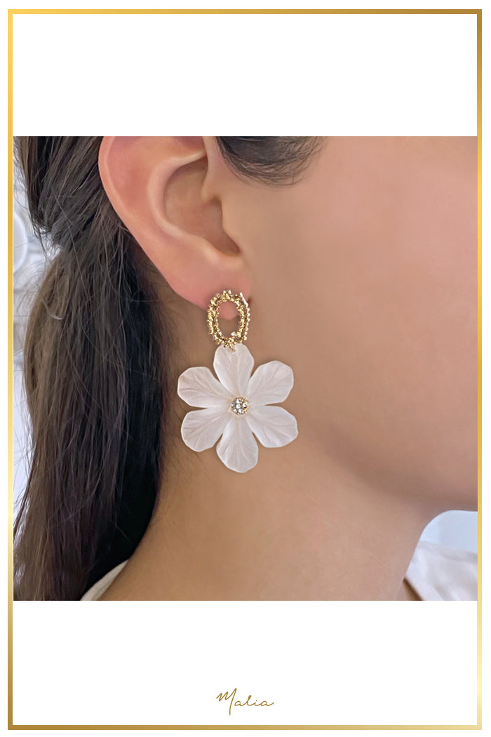 Aretes Flor Resina Blanca Translúcida