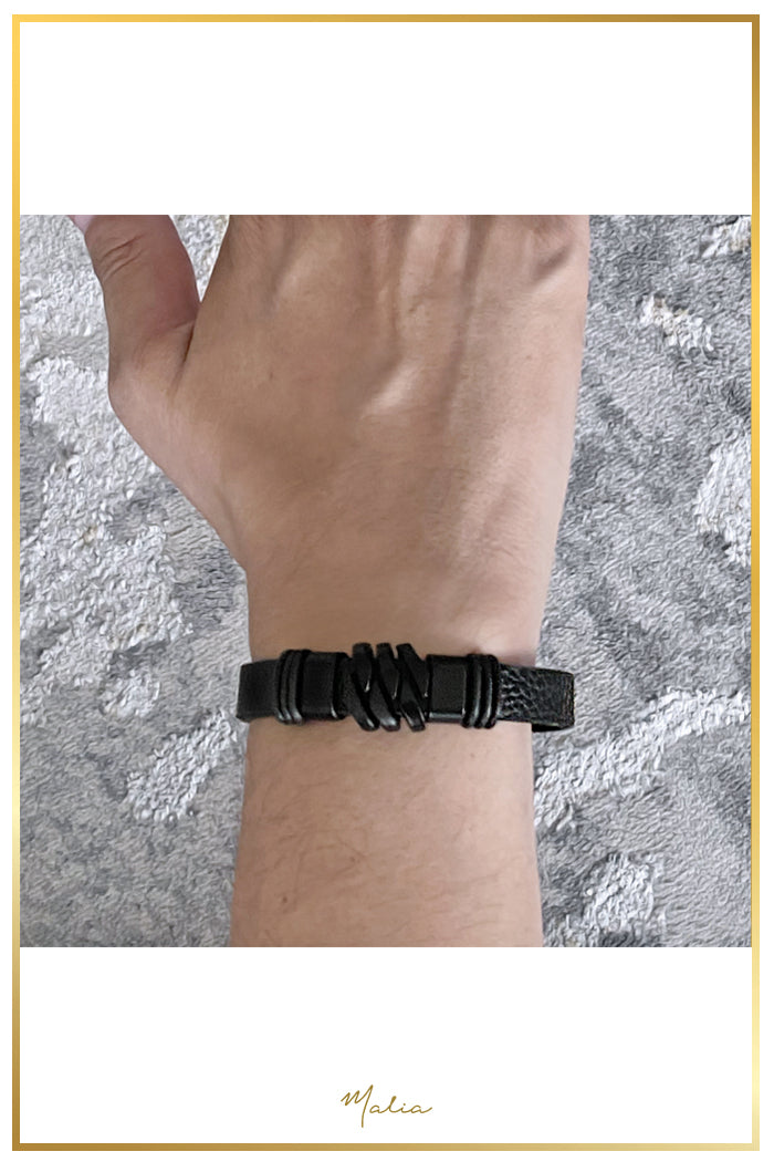 Pulsera Hombre Cuero Negro con Dije Geométrico Negro