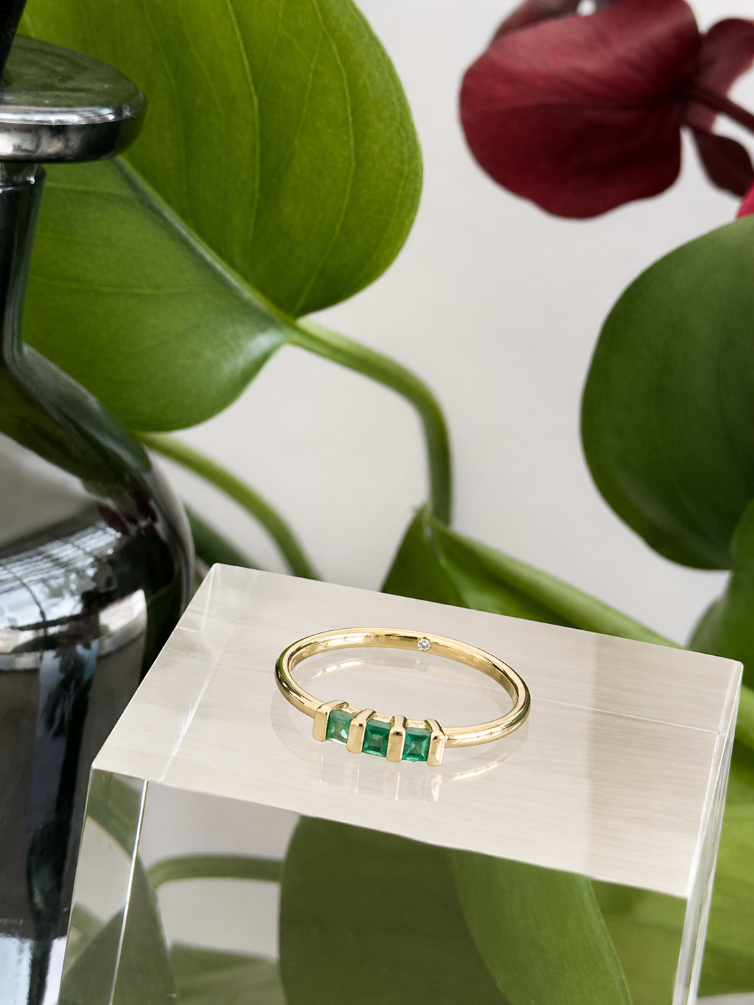 ABYSSAL Ring - Emerald