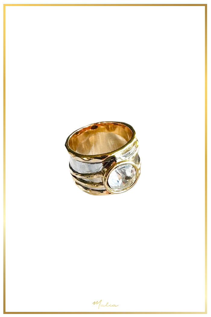 Anillo Grueso Martillado con Circonia