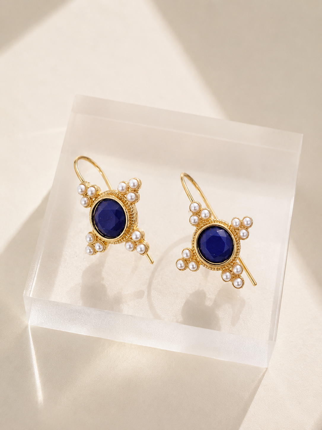 ALMA Earrings - Small SAPPHIRE