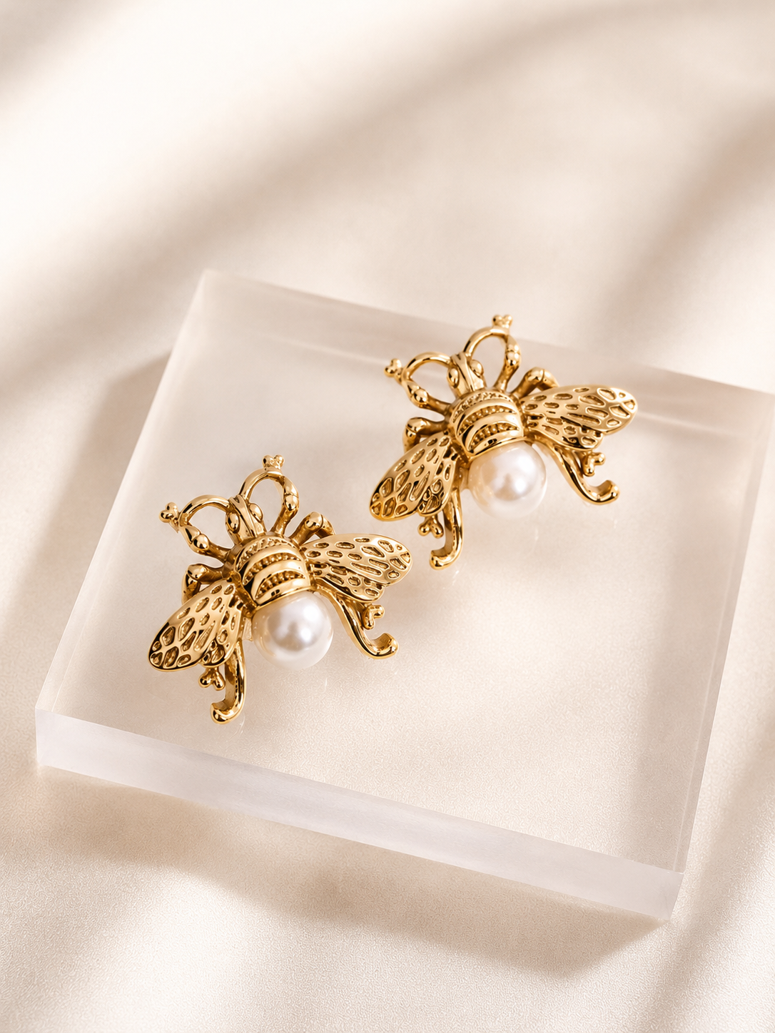 PEARLESCENT HONEY Earrings