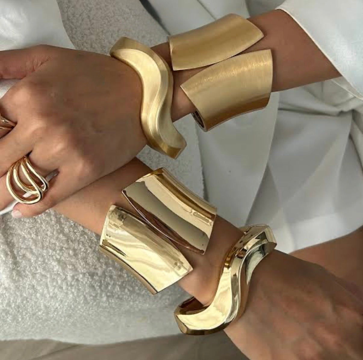 Pulsera SILUETA - Dorada